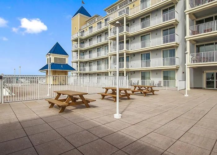 Belmont Towers 708 Apartment *